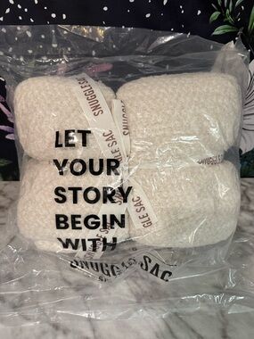 New Snuggle Sac Sherpa Throw Blanket Soft Cozy Cream Ivory